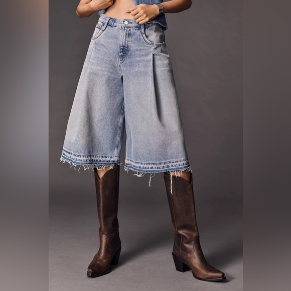 NWT Anthropologie Pilcro Pleated Culotte Wide-Leg Denim Shorts, Size 27 - Picture 4 of 10